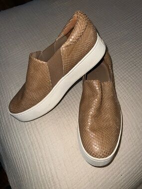 Vince Platform Sneakers EUC 8
